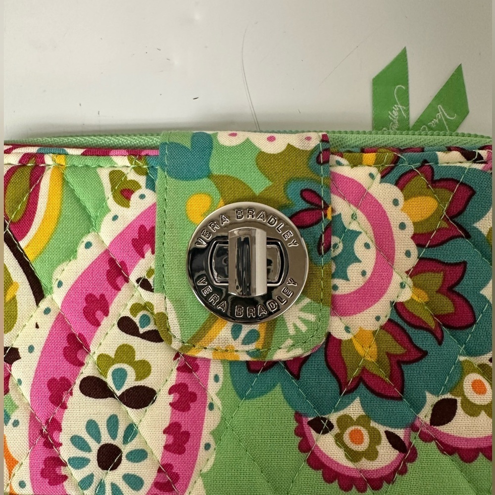 VERA BRADLEY Turnlock Wallet   "TUTTI FRUTTI"   Brand New with tags - Picture 3 of 7